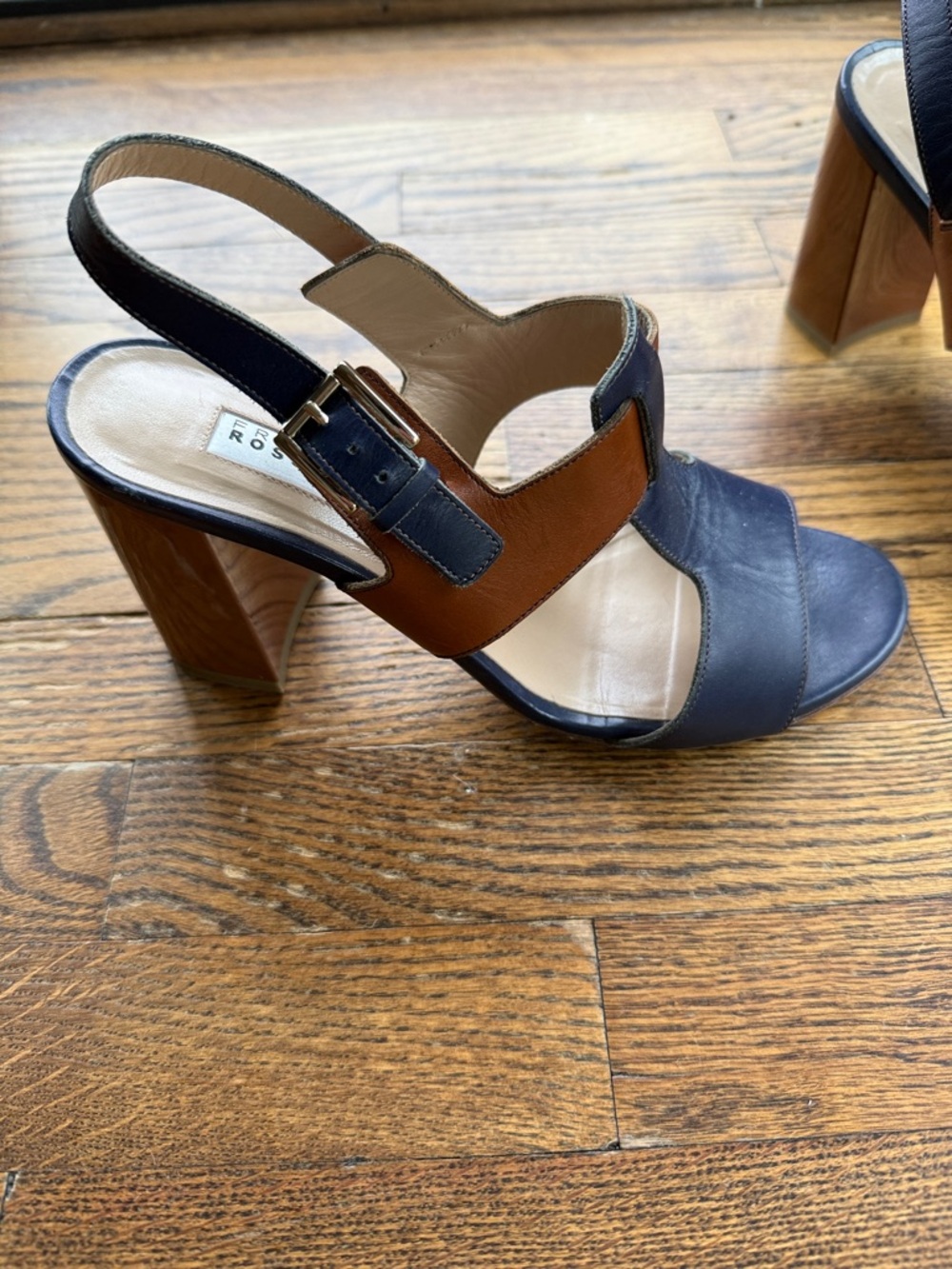 Vintage Chic Fratelli Rossetti Navy and Tan Leather Block Heels Italy 37.5 7-7.5